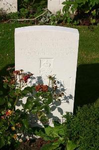 Dozinghem Military Cemetery - Lamb, J